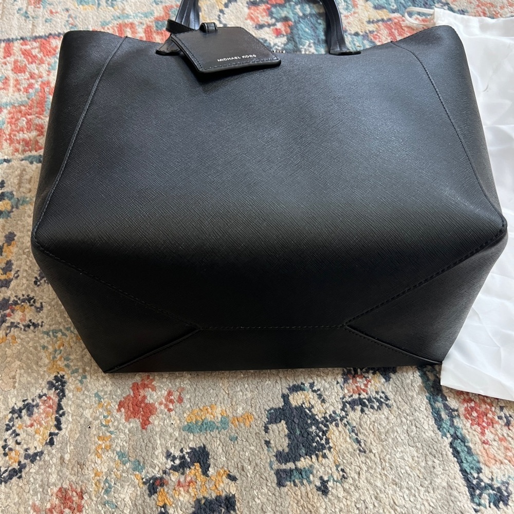 Michael Kors Women’s Black Leather Penny Converter Tote Bag 2 bags in one! NWT - Picture 5 of 9